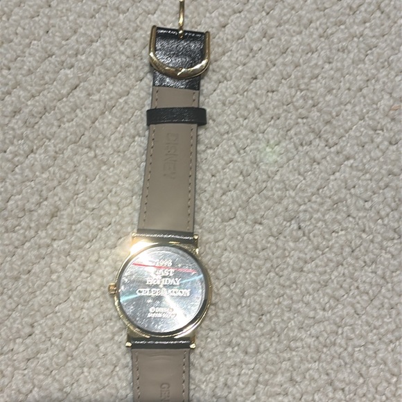 Disney Mickey and Minnie Cast Exclusive 1998 Holiday Celebration Watch - Picture 4 of 4